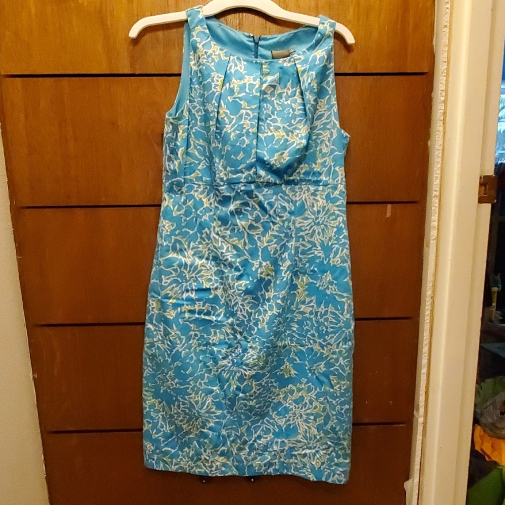 Beautiful dress.